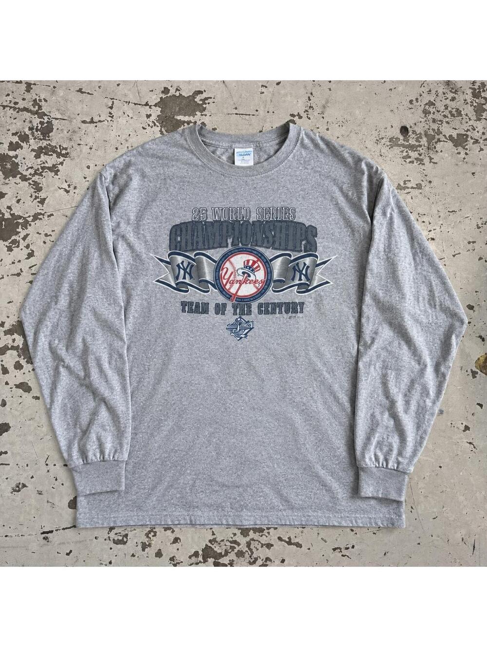 Majestic Athletic Men's Grey Tshirt